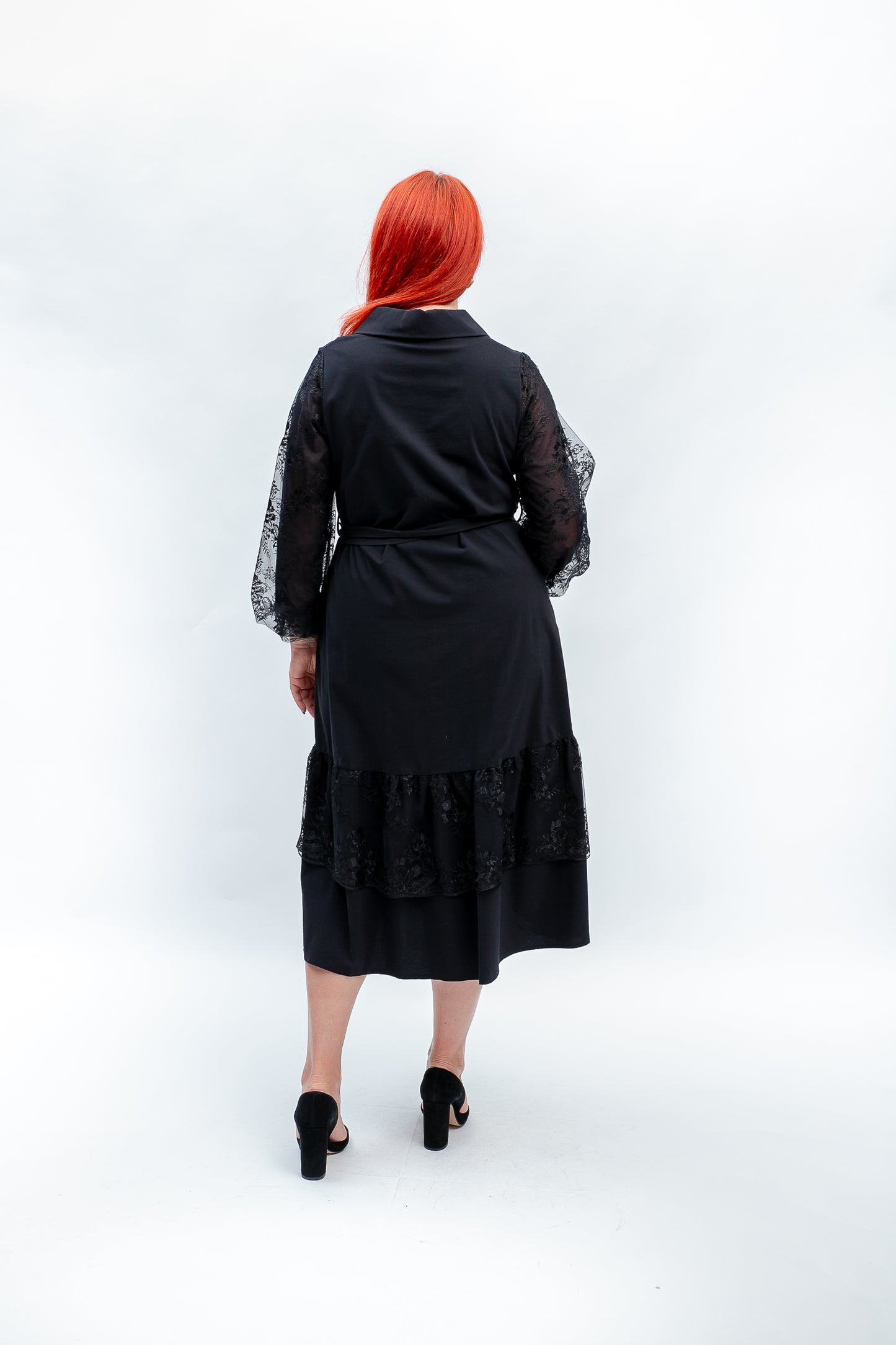 Eleganta melna kleita
