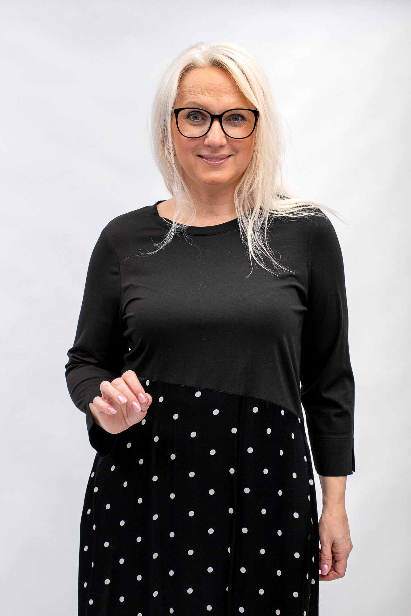 Melna kleita ar pumpiņ rakstu