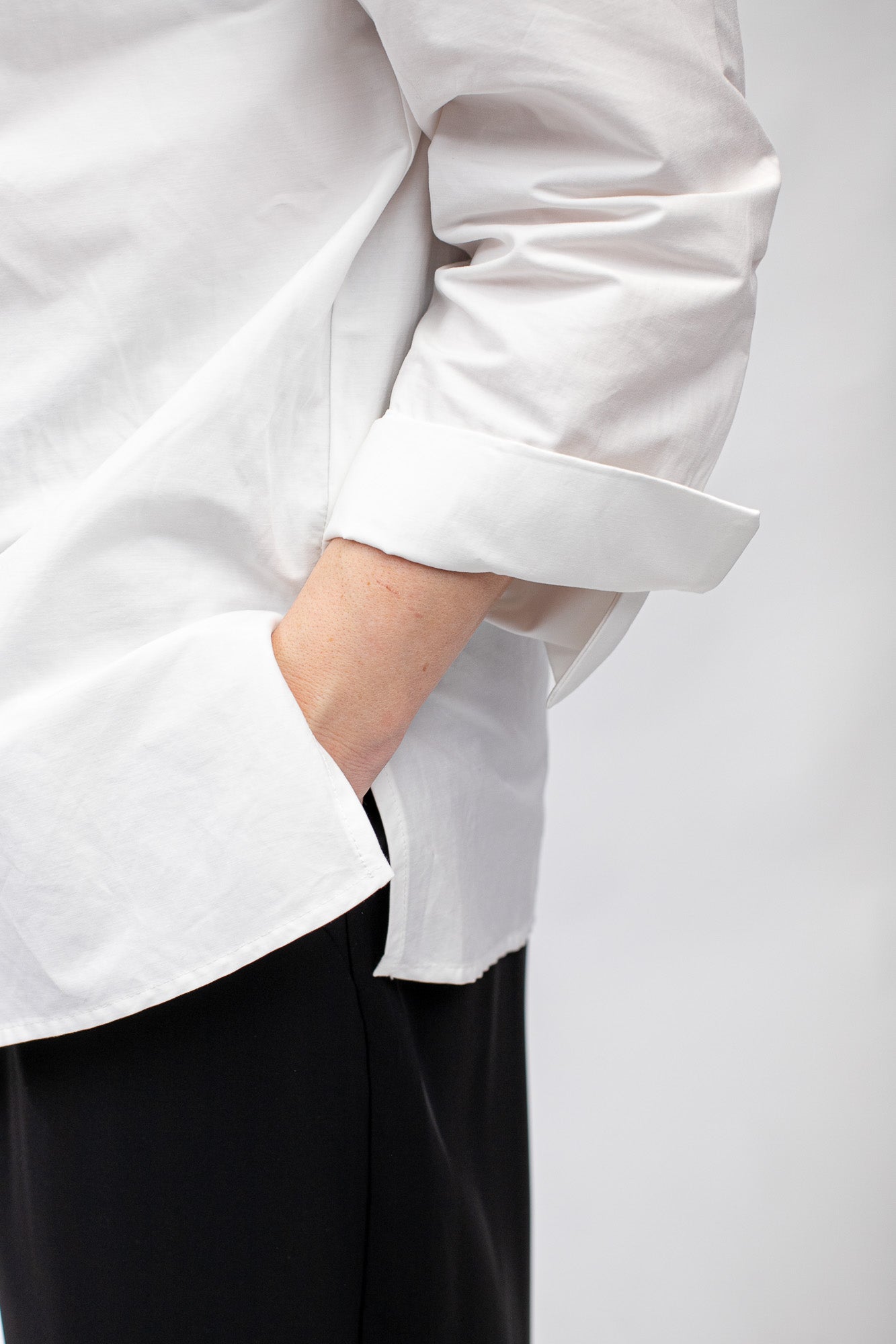 Klasiska balta blūze