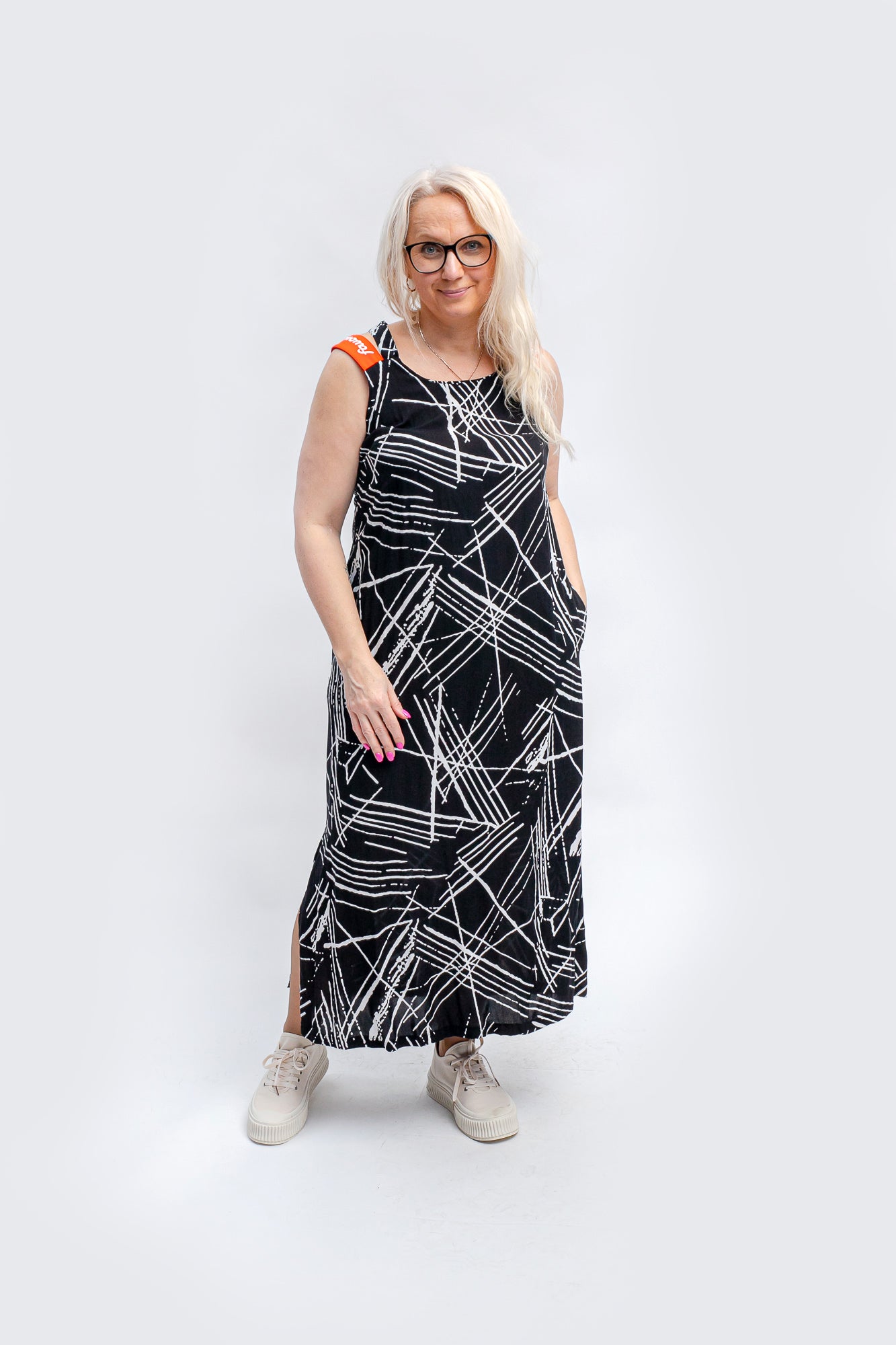Kleita uz lencītēm ar jaciņu
