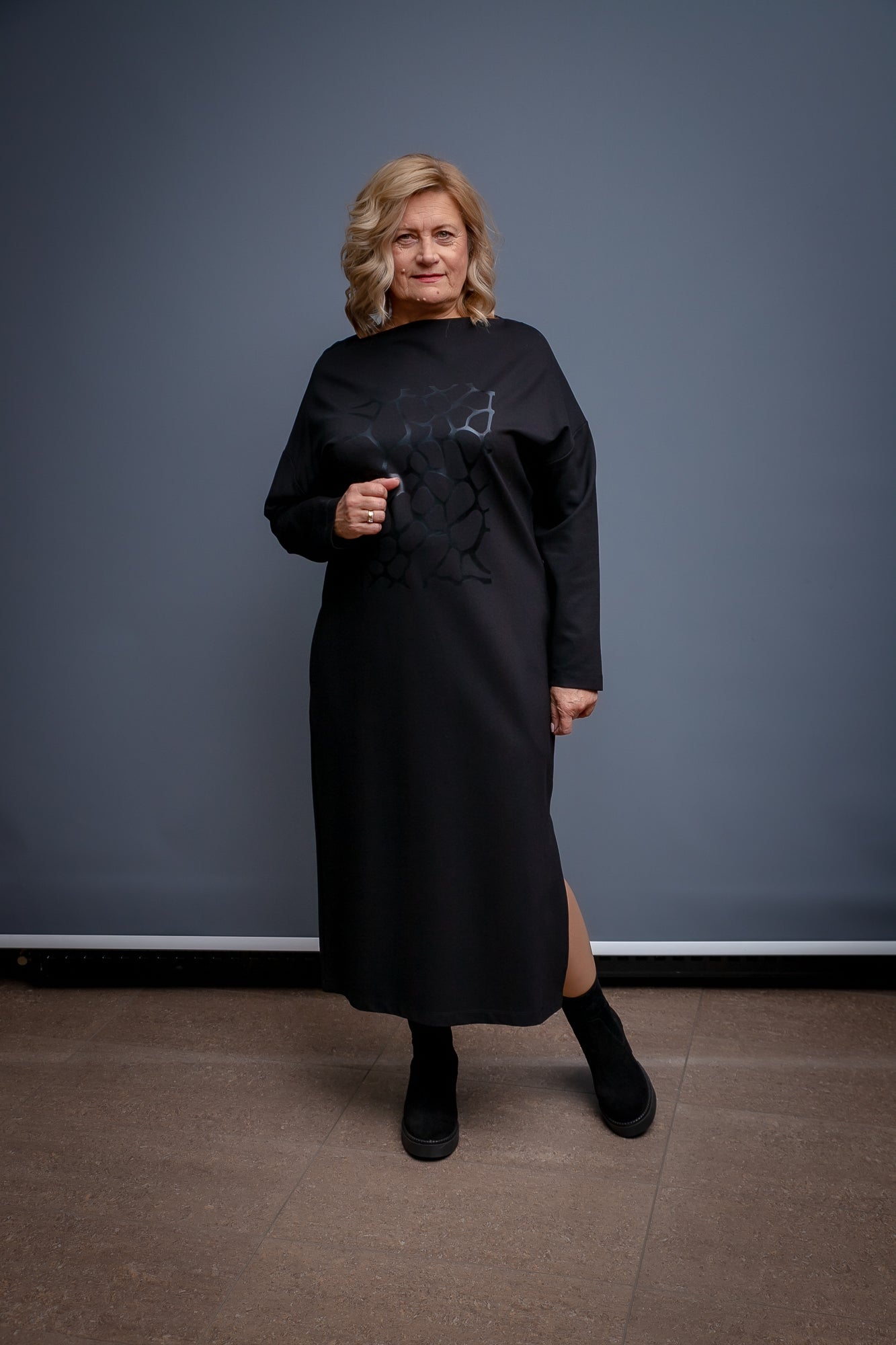Gara melna kleita