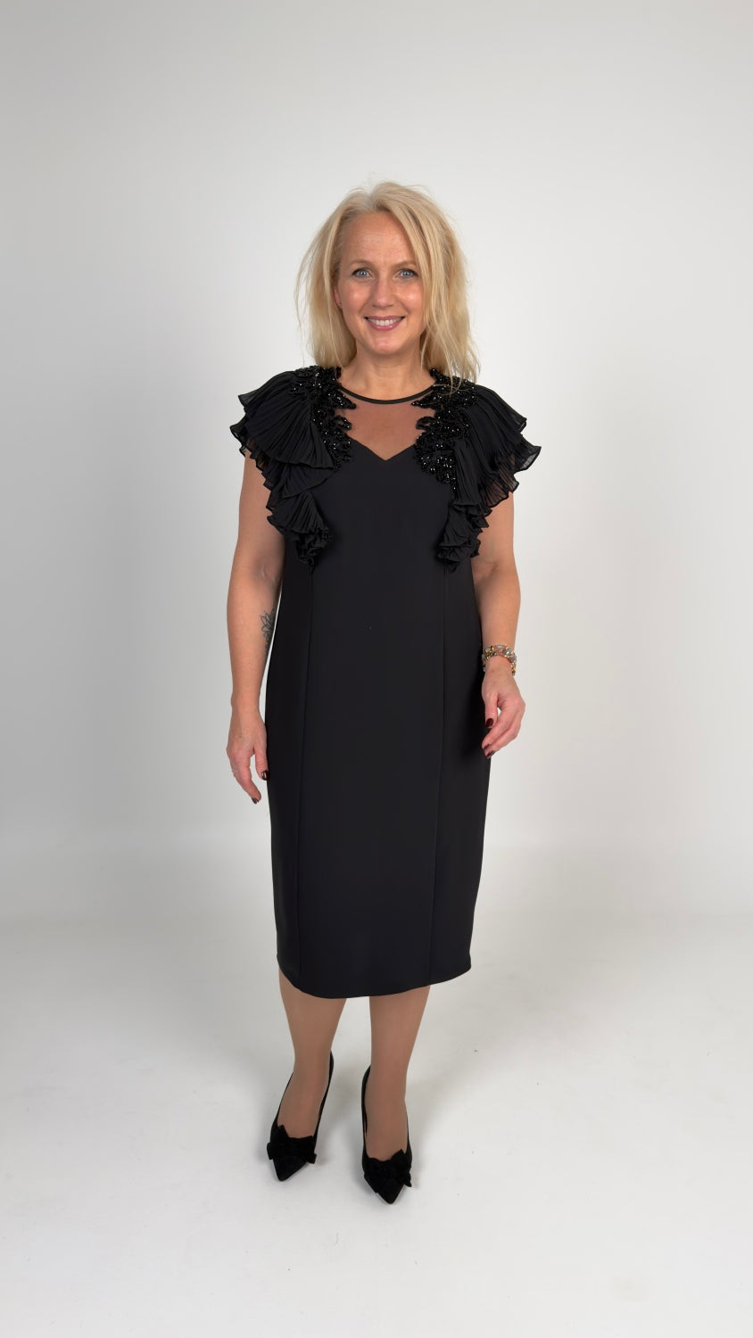 Svētku kleita ar kristāliem un volāniem