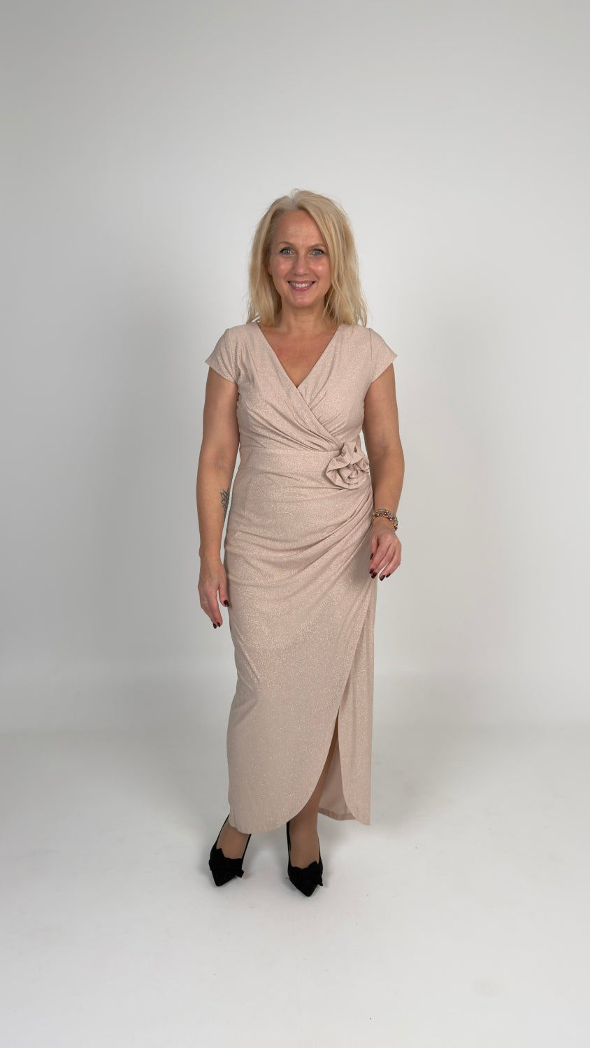 Gara svētku kleita pūderrozā tonī