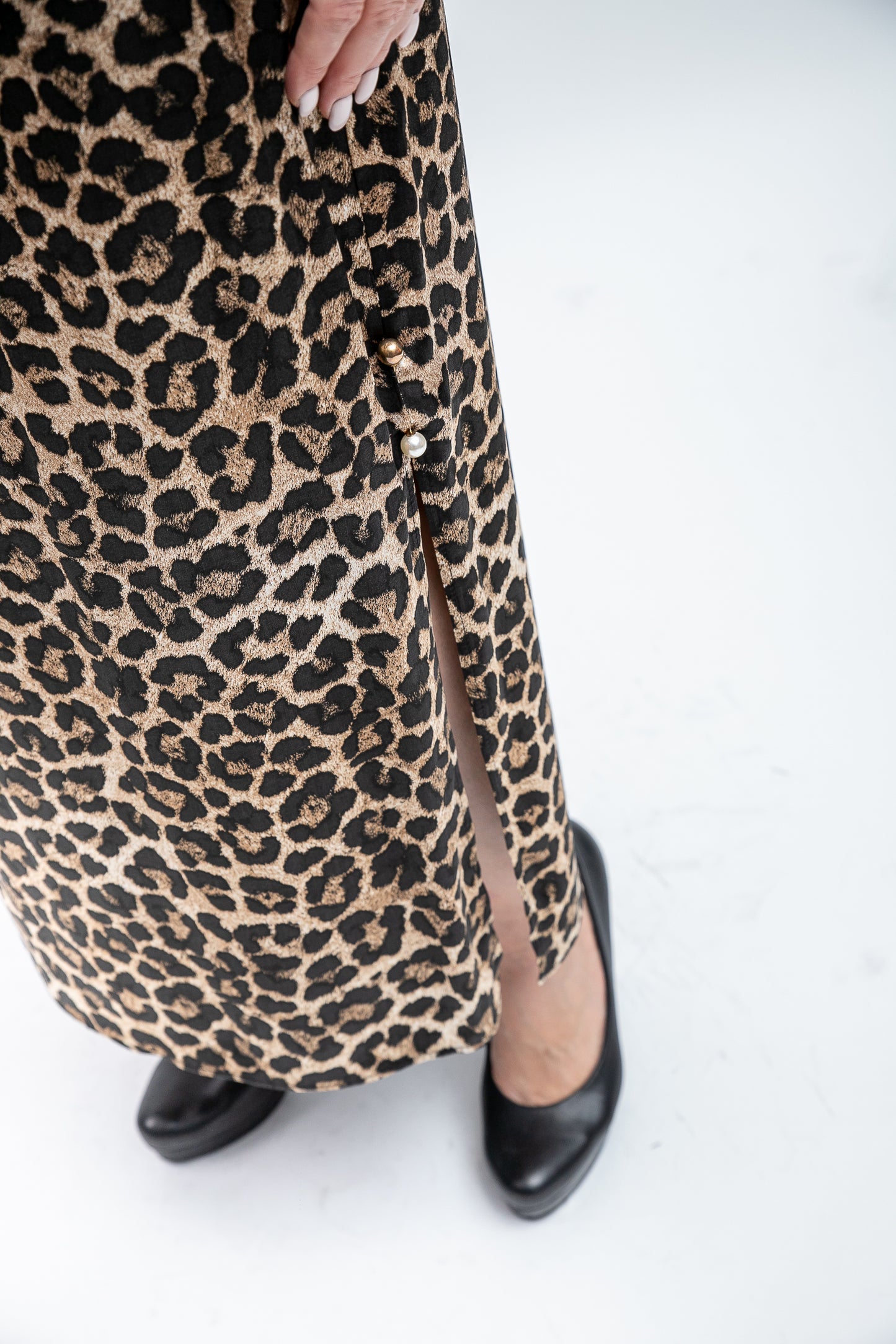 Satīna svārki ar leoparda rakstu