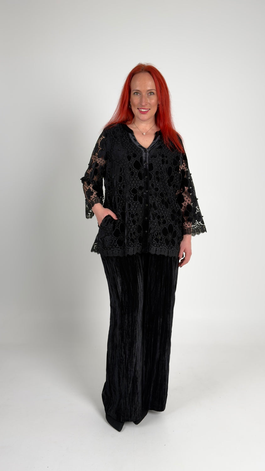 Blūze ar mežģīnēm un samtu