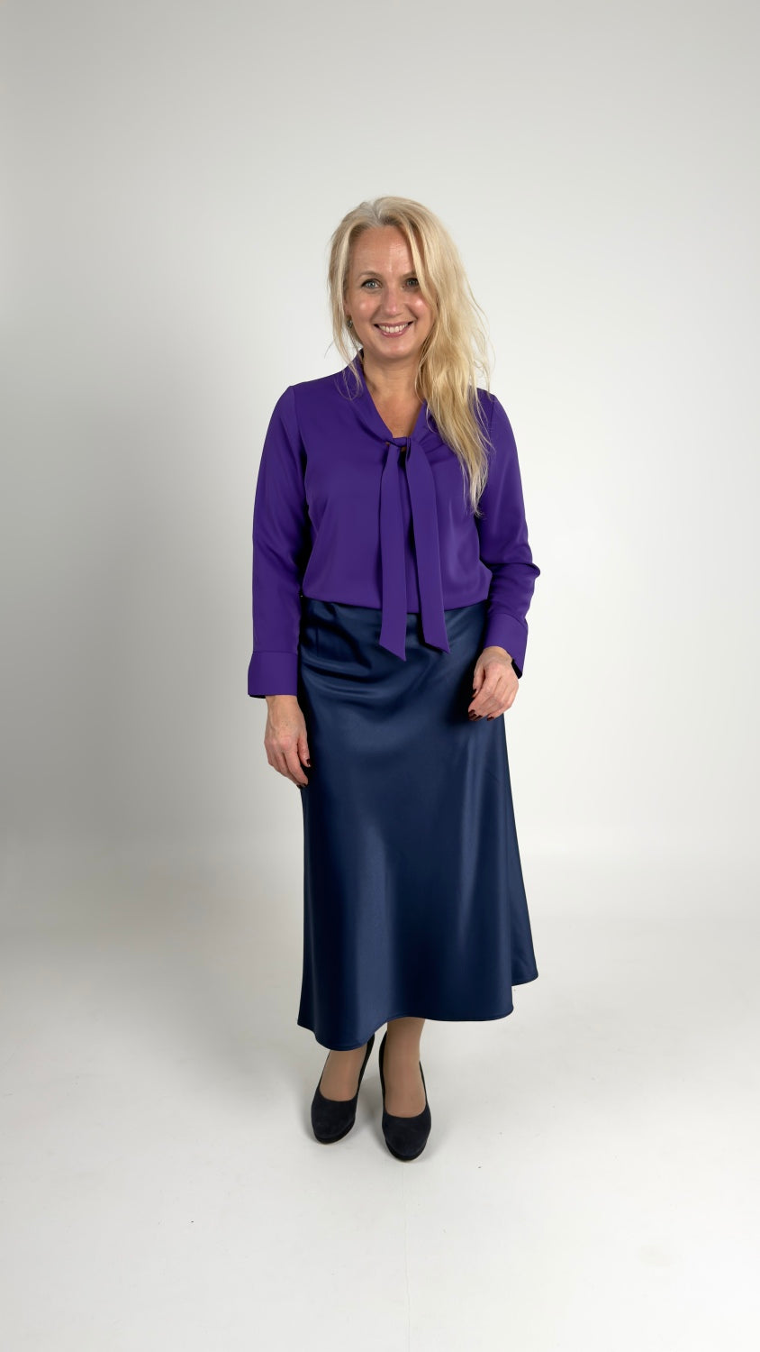 Klasiskā blūze lillā tonī