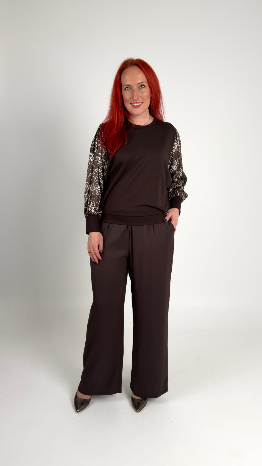 Eleganta šokolādes krāsas blūze ar satīna piedurknēm