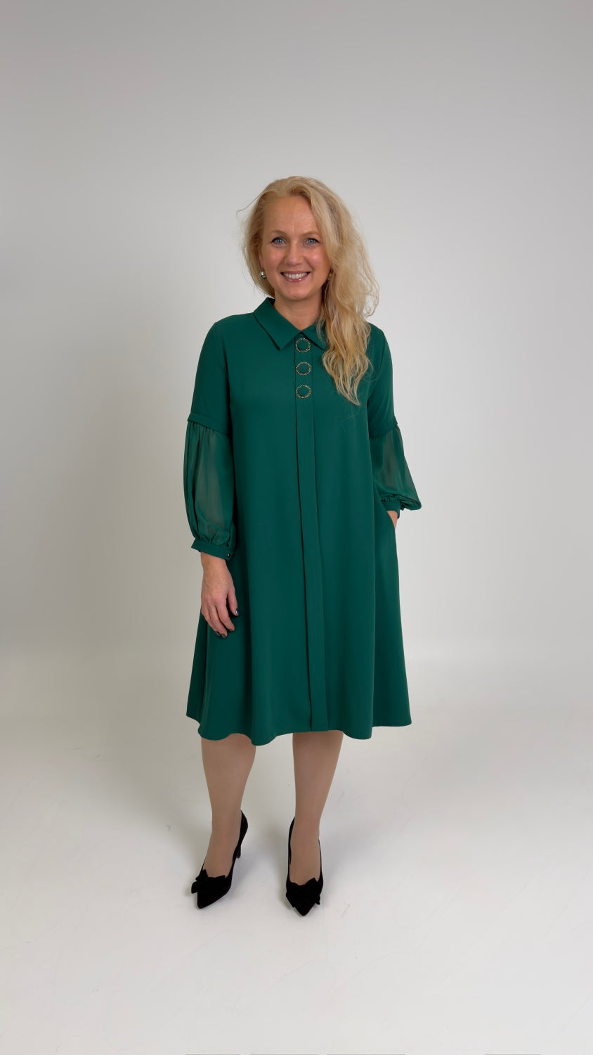 Eleganta šifona kleita zaļā tonī