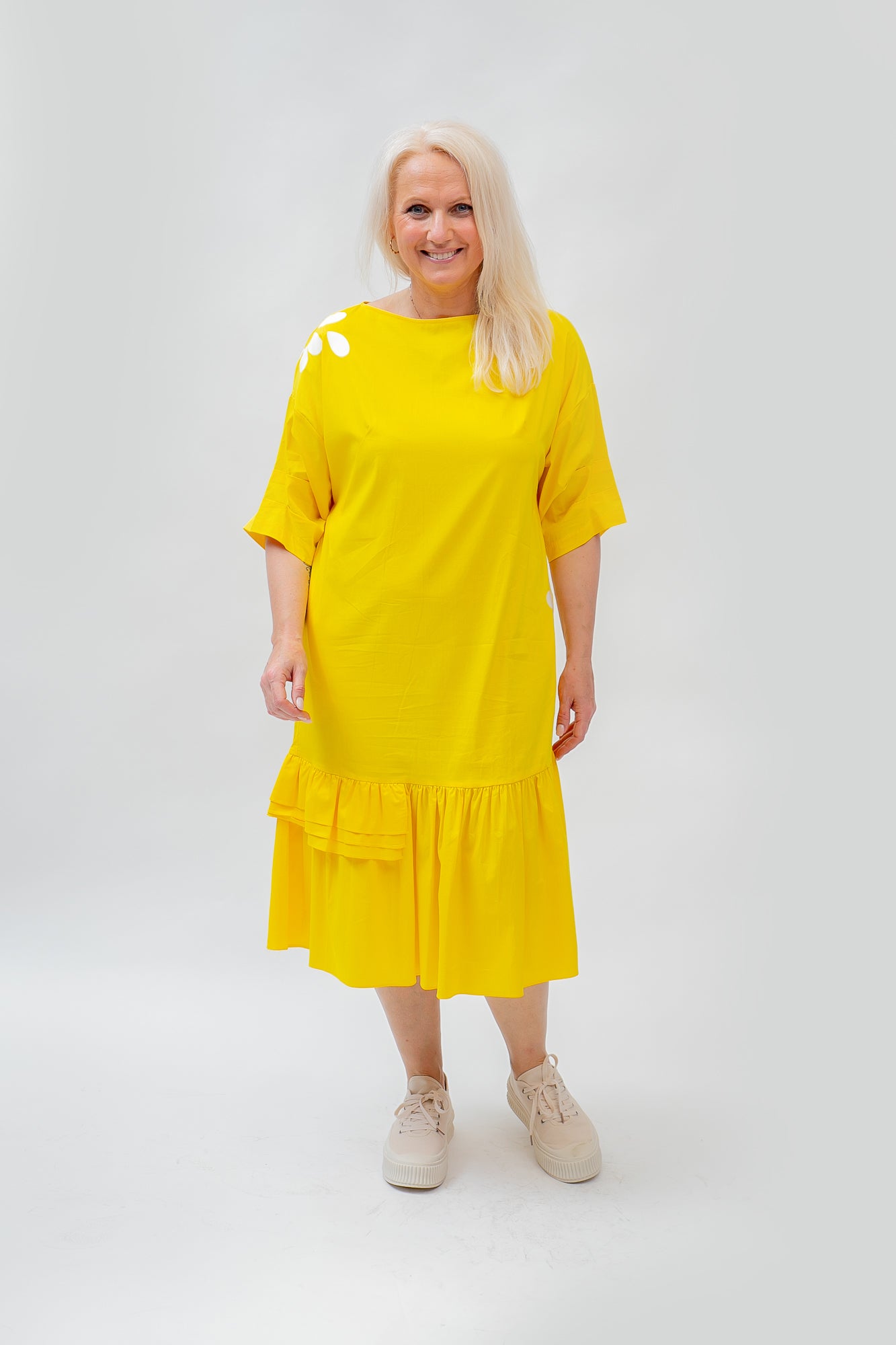 Vasarīga gara kleita