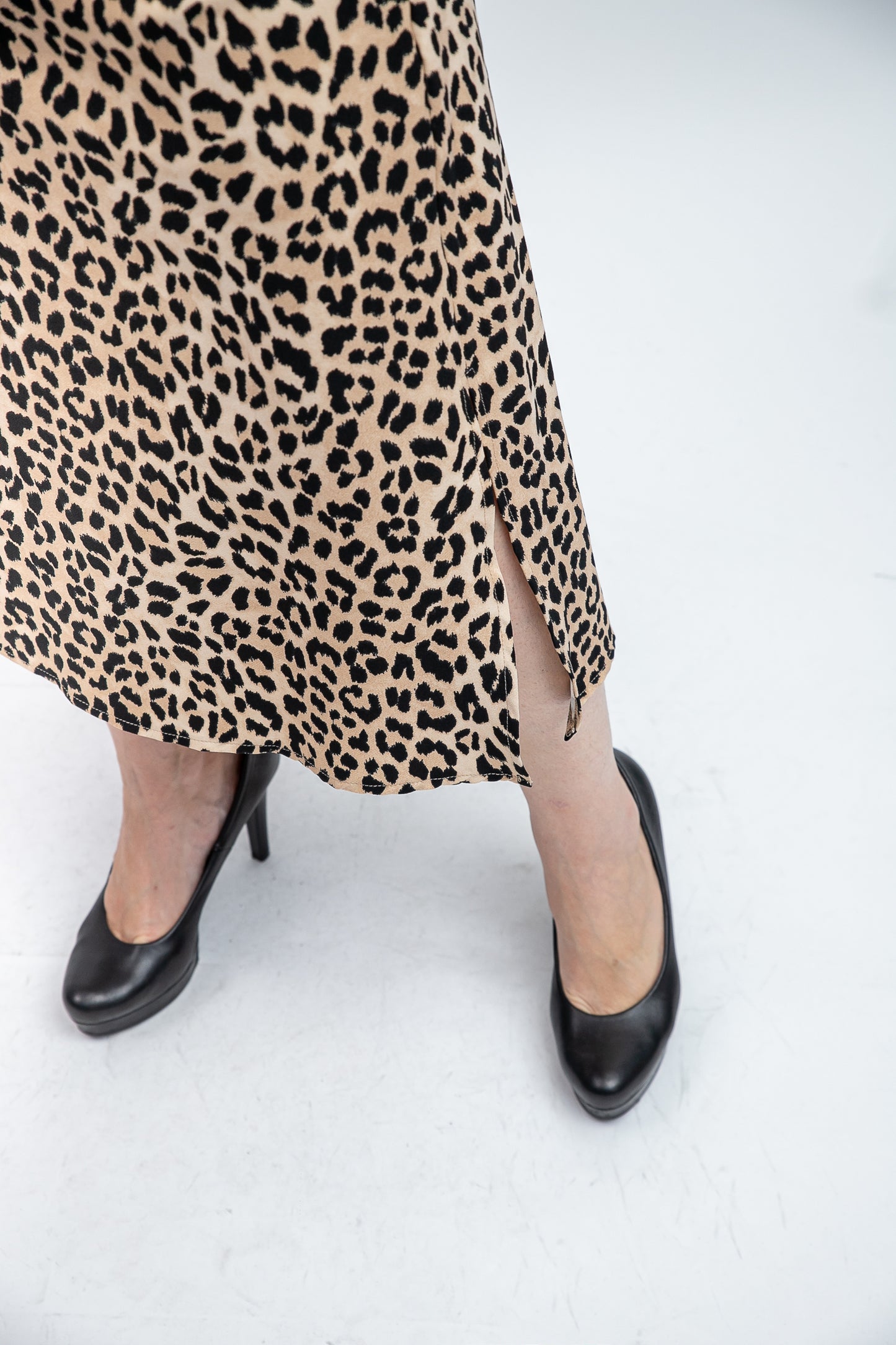 Leoparda raksta kleita ar jostu