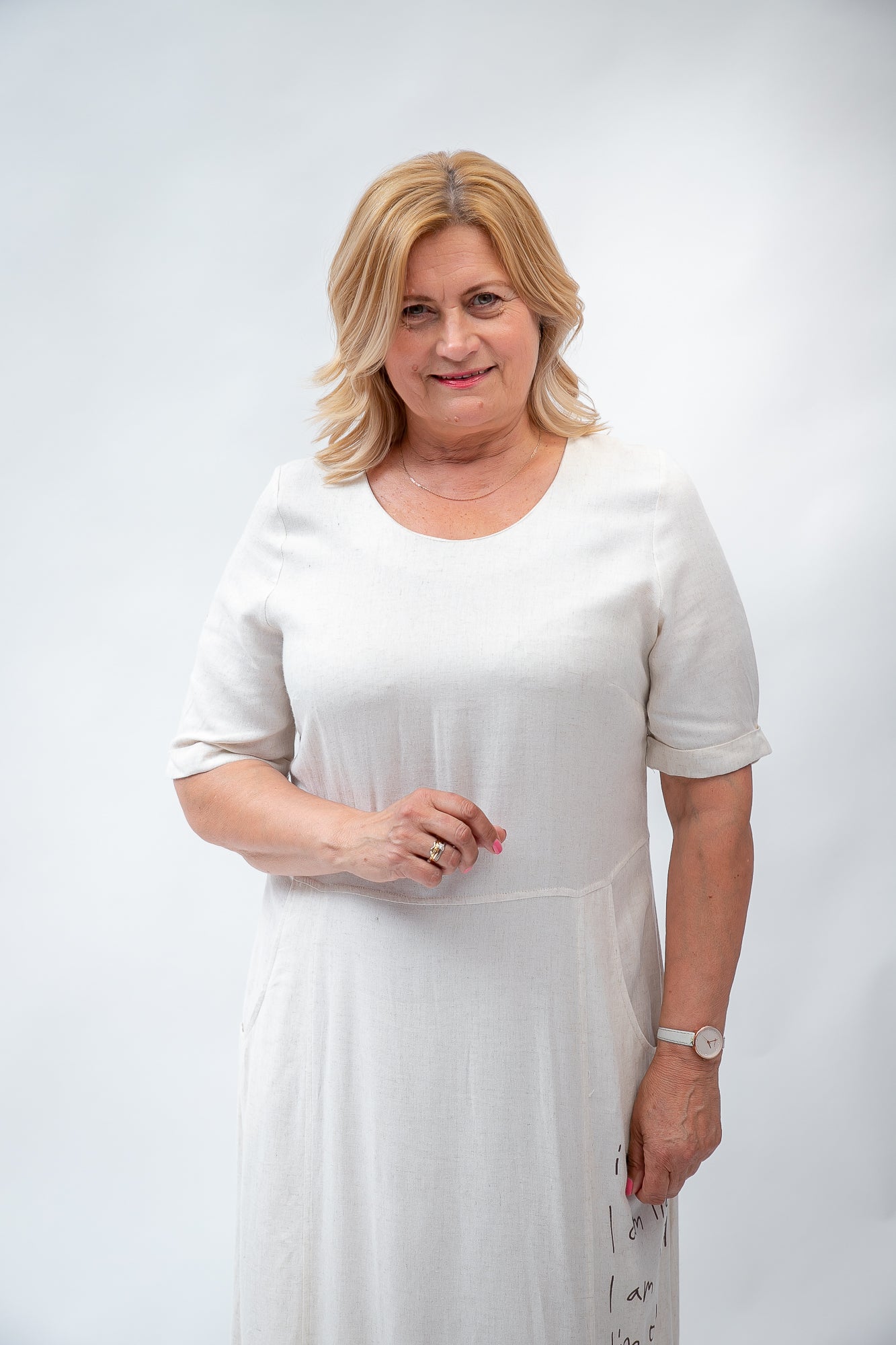 Balta lina kleita