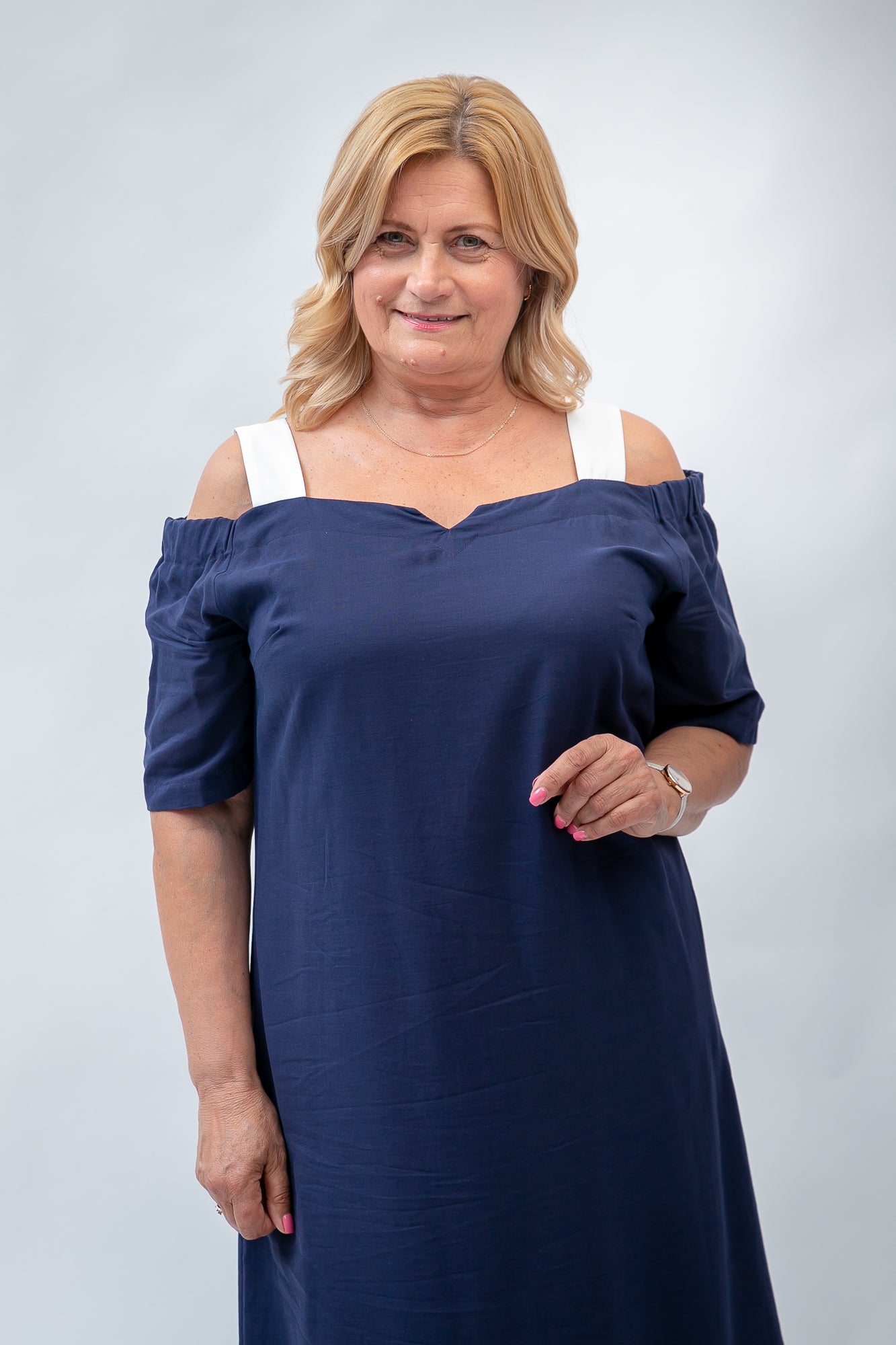 Kleita uz lencītēm un mežģiņu