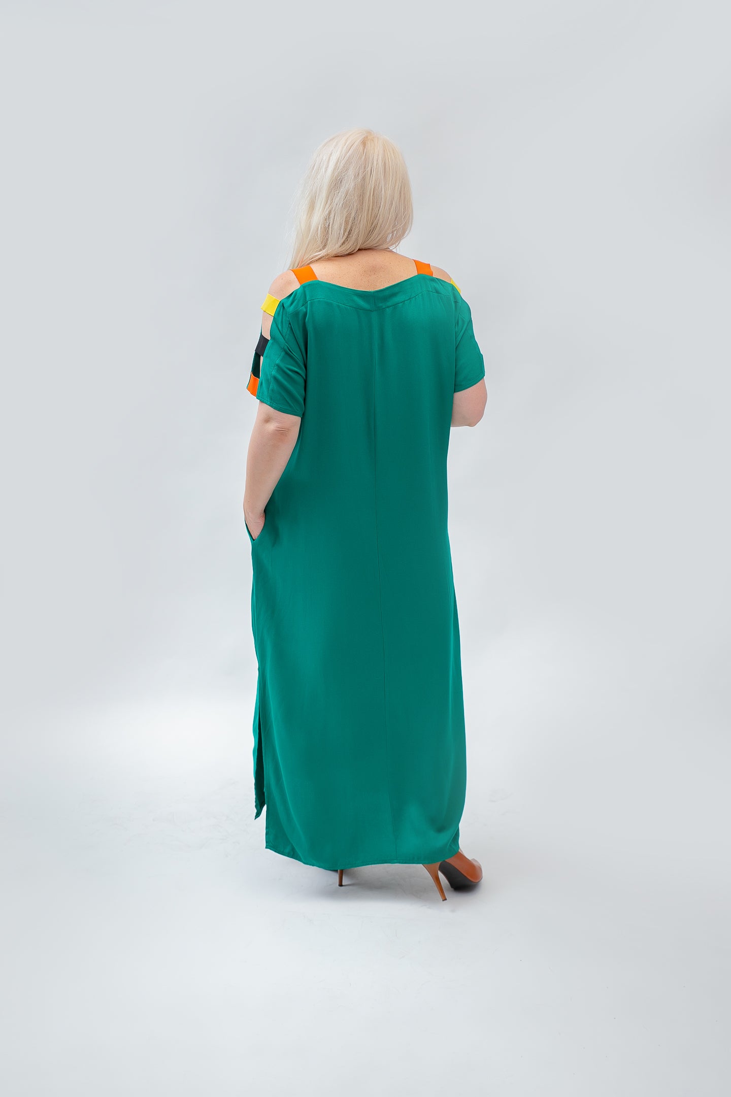 Viskozes gara kleita (2 krāsas)