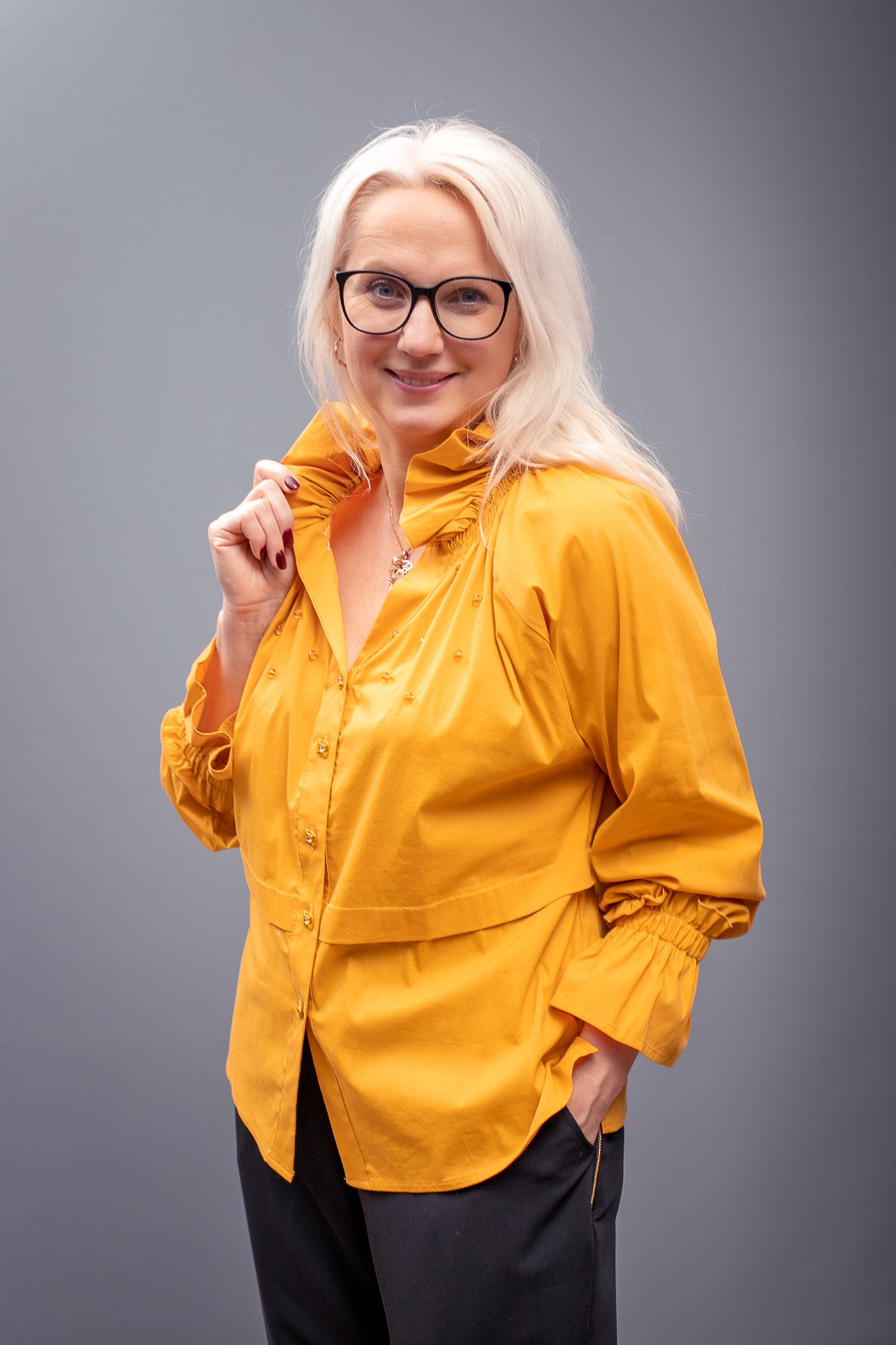 Blūze ar krādziņu un kristāliem (dažādās krāsās)