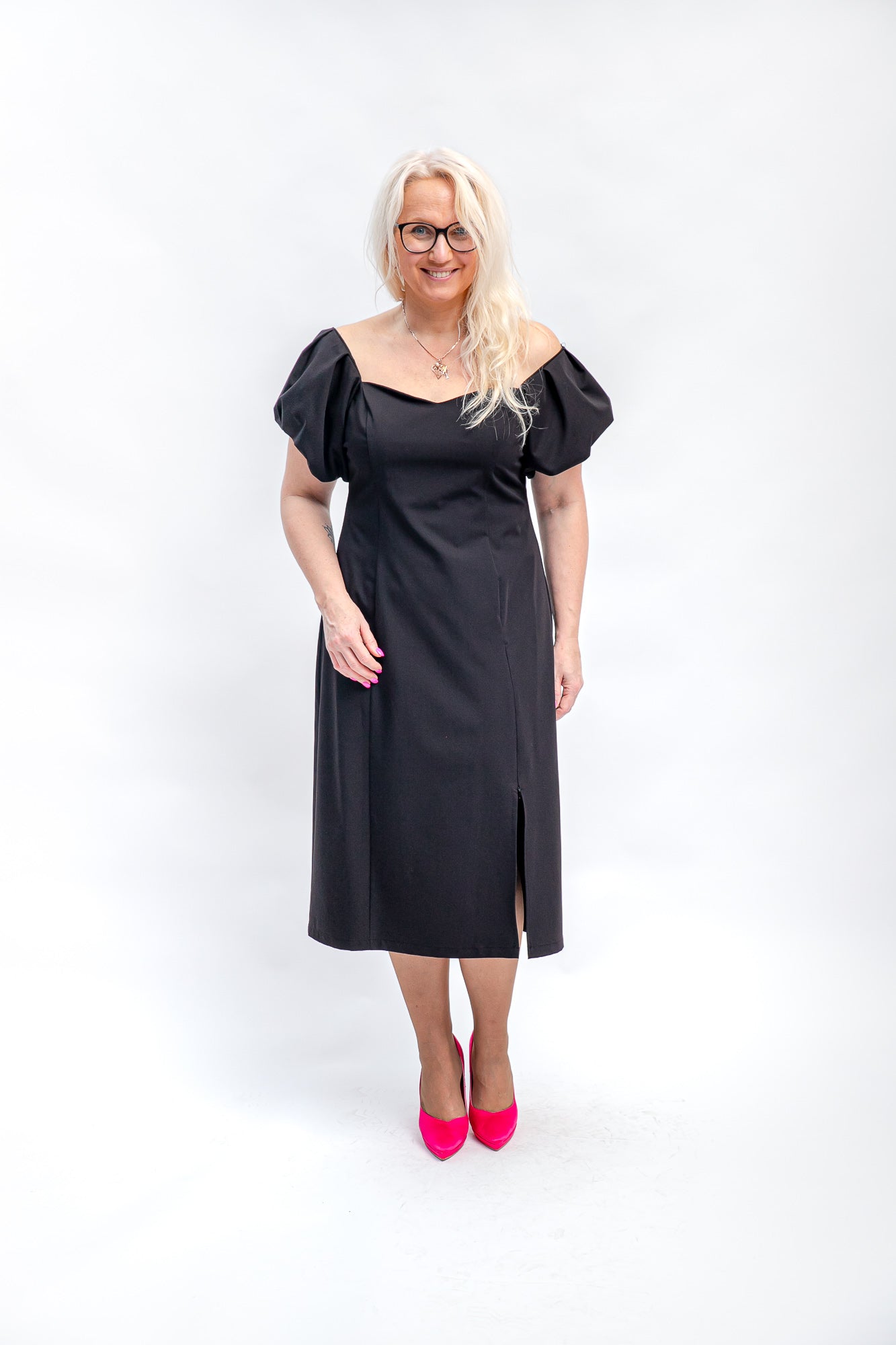 Klasiska melna kleita