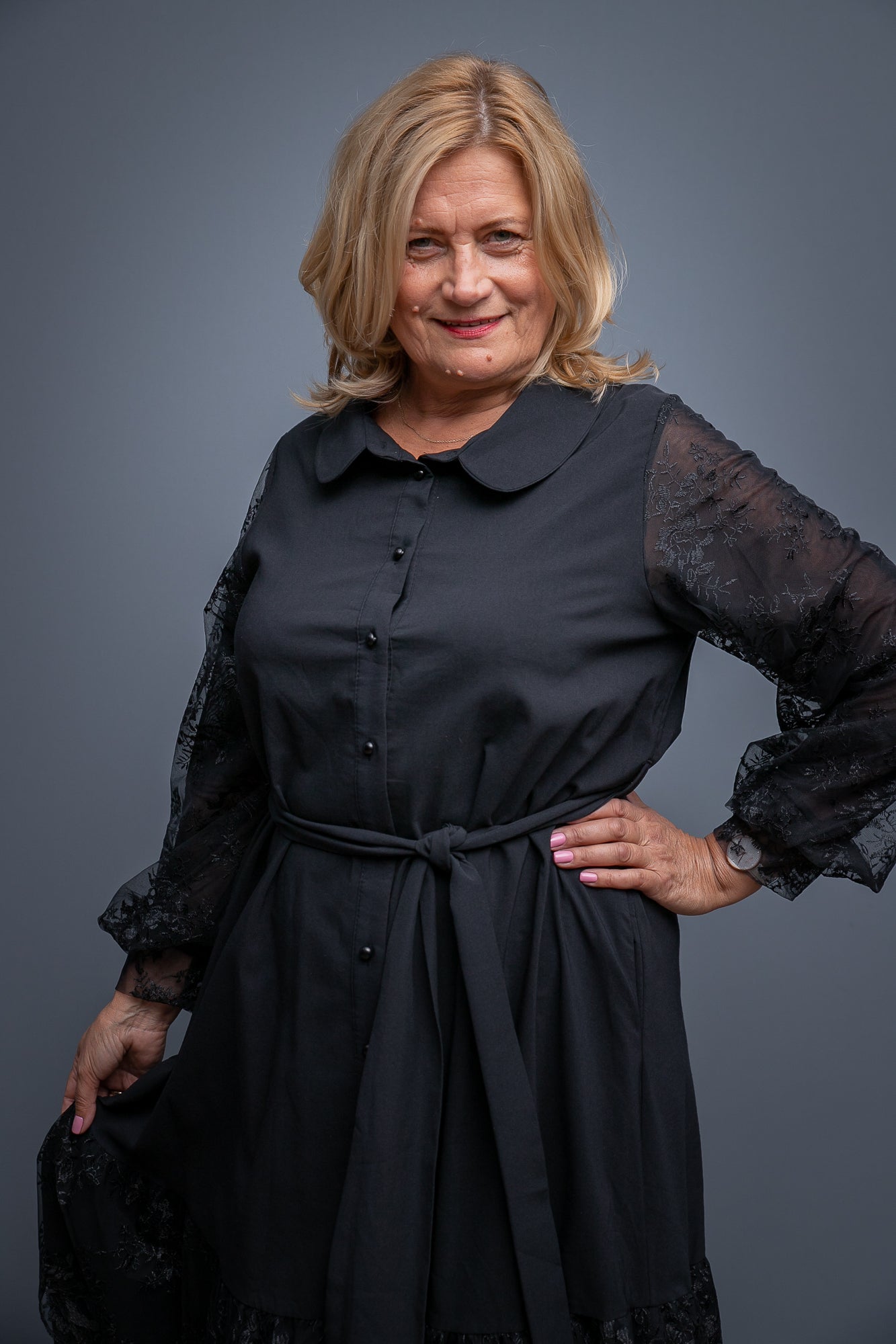 Eleganta melna kleita