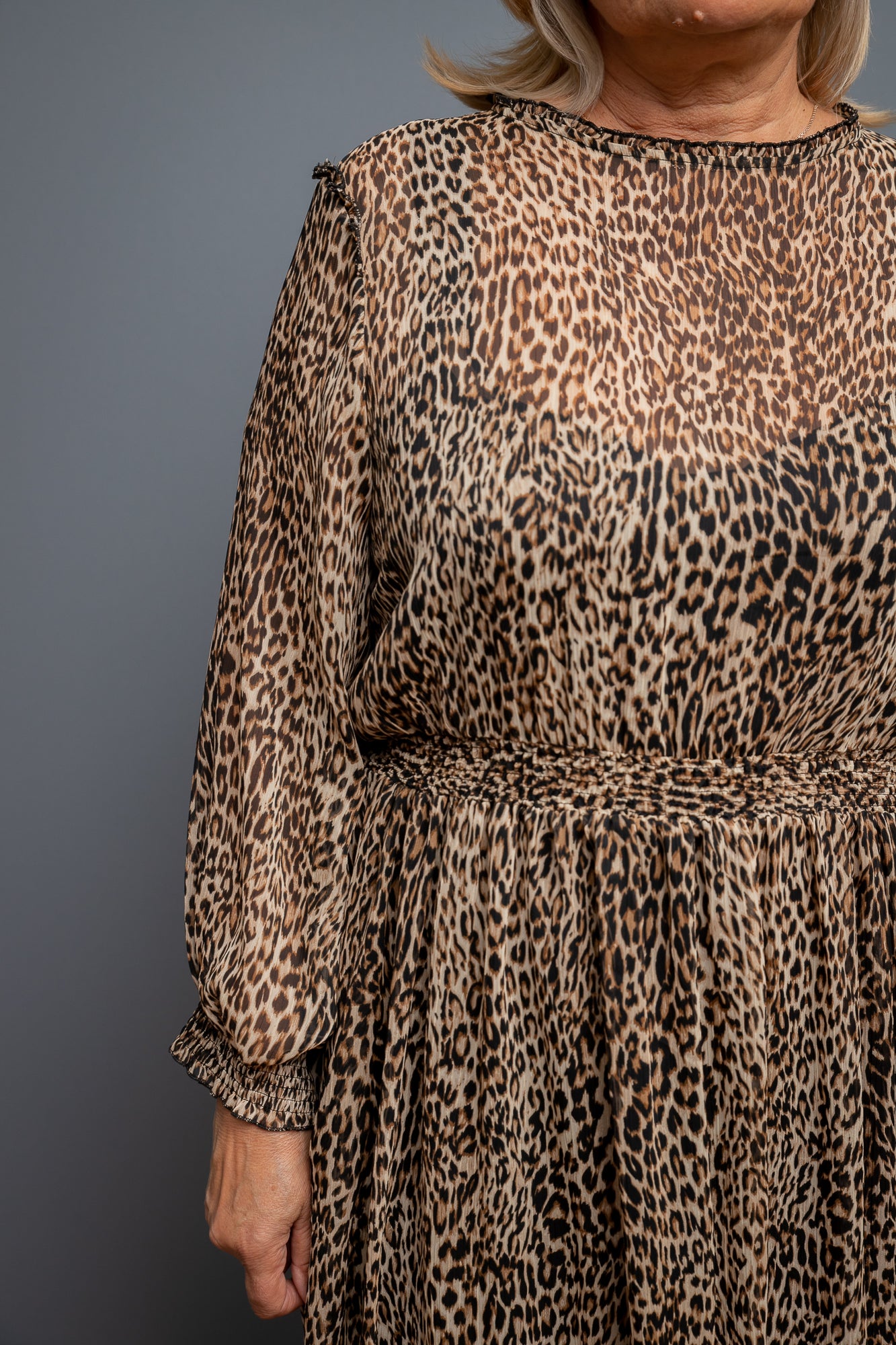 Viegla šifona kleita ar apakškleitu un leoparda rakstu