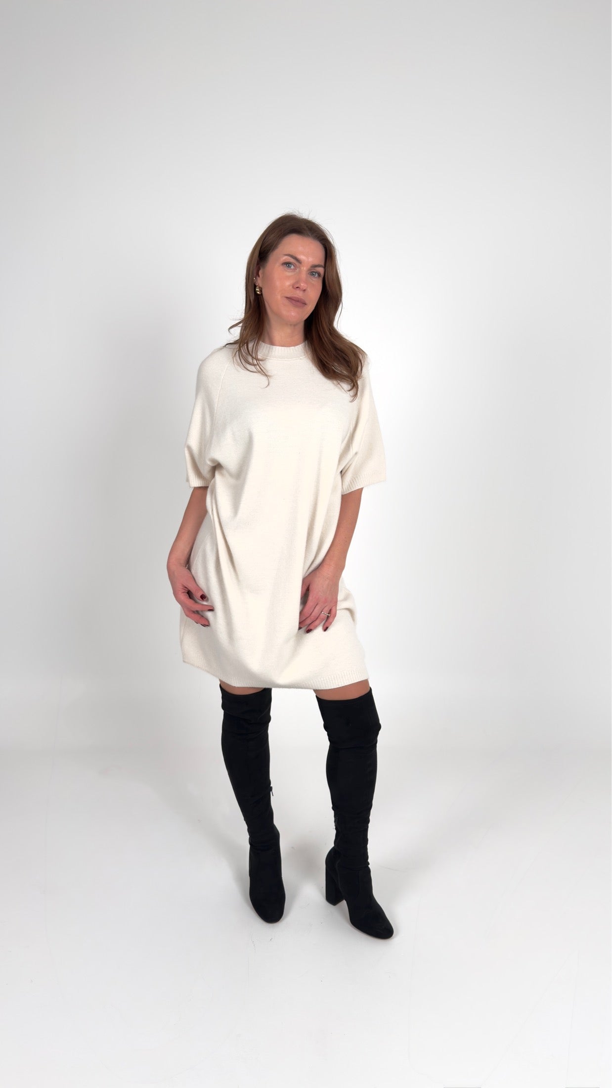 Oversize Seriano kleita ar īsām piedurknēm