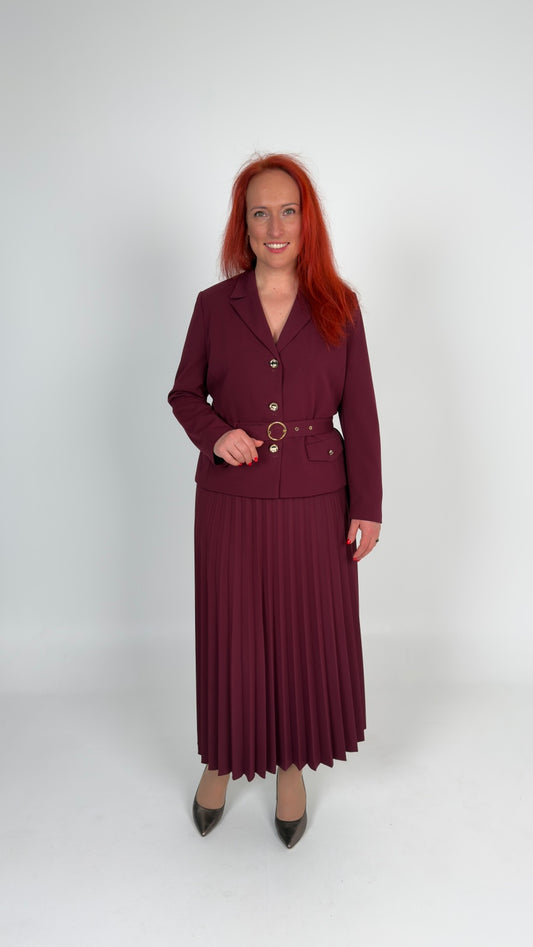 Žakete vīna krāsā no L’AF kolekcijas