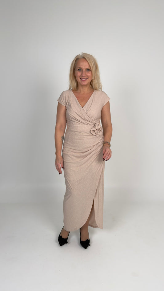 Gara svētku kleita pūderrozā tonī