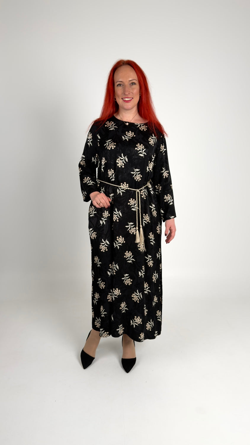 Gara ziedu raksta kleita ar jostu