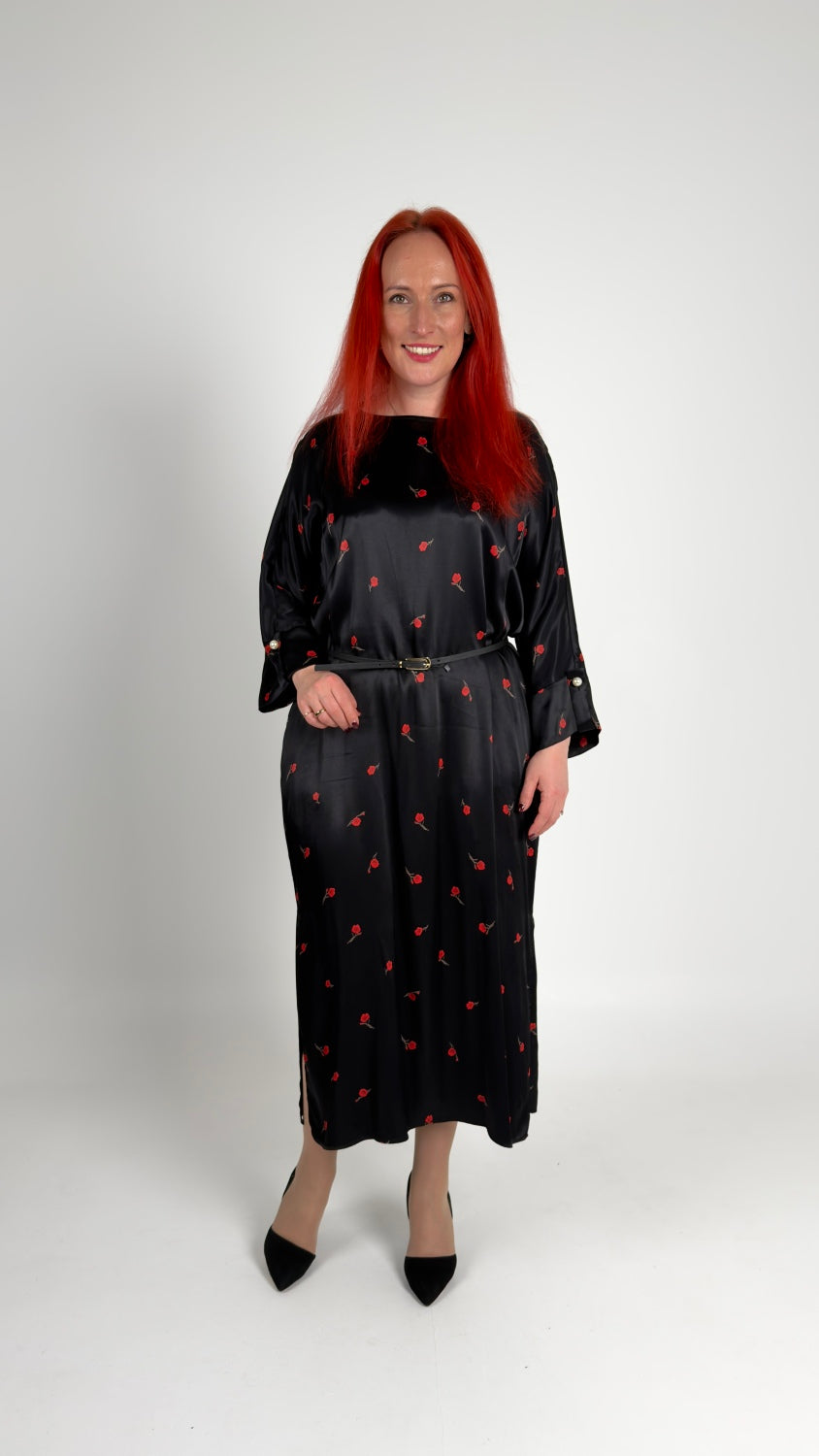 Gara viskozes kleita ar rožu rakstu un jostu