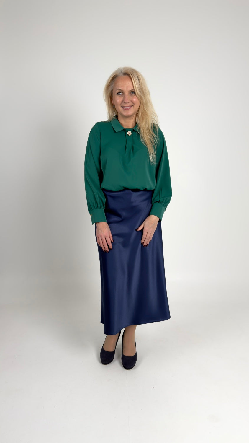 Klasiskā blūze zaļa tonī