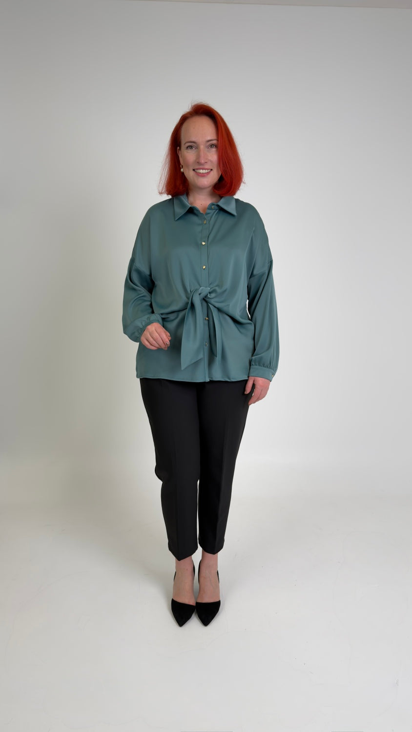 Sasienama pagarināta blūze