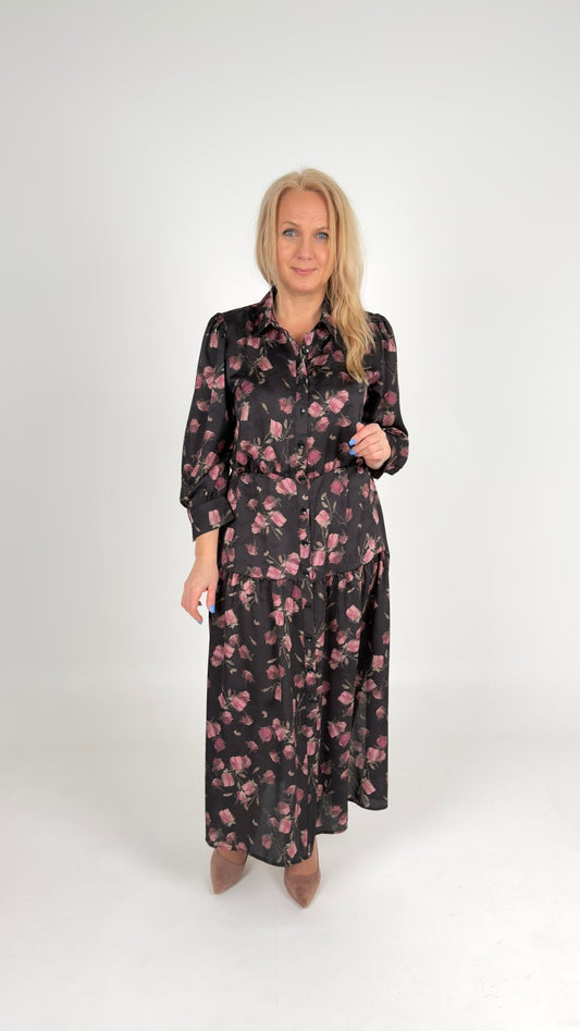 Viegla viskozes kleita ar maigiem rožu motīviem