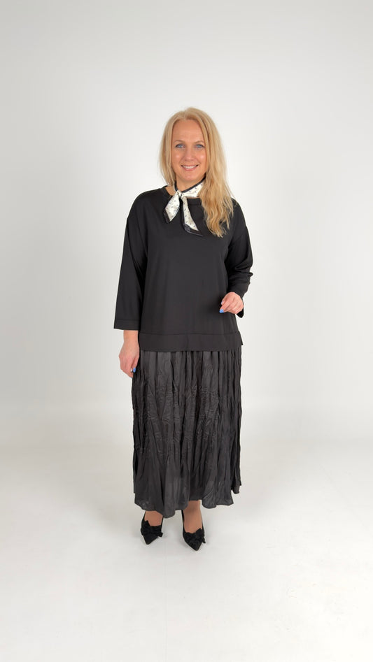 Ikdienas sporta-šik kleita ar lakatiņu