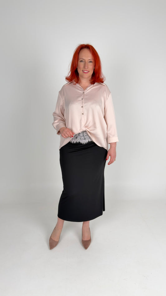 Satīna blūze ar romantisku mežģīņu apakšblūzi