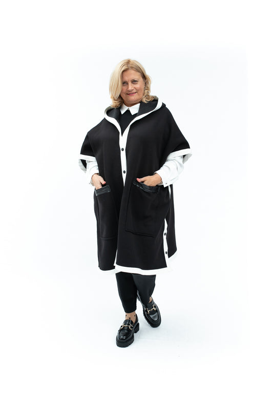 Melna siltināta veste ar kapuci